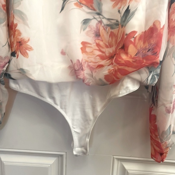 🎄2 / $27. 🎄FLORAL Chiffon/Cami bodysuit NWT - Picture 5 of 9